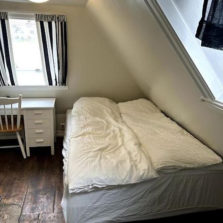Cozy Apartment In Popular Street Bergen Exteriör bild