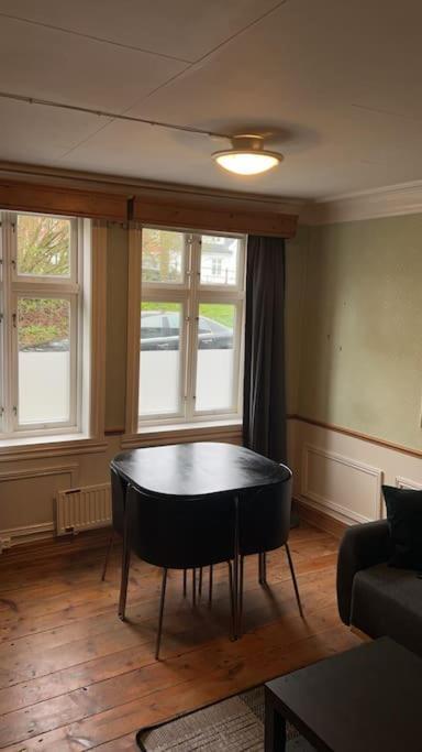 Cozy Apartment In Popular Street Bergen Exteriör bild